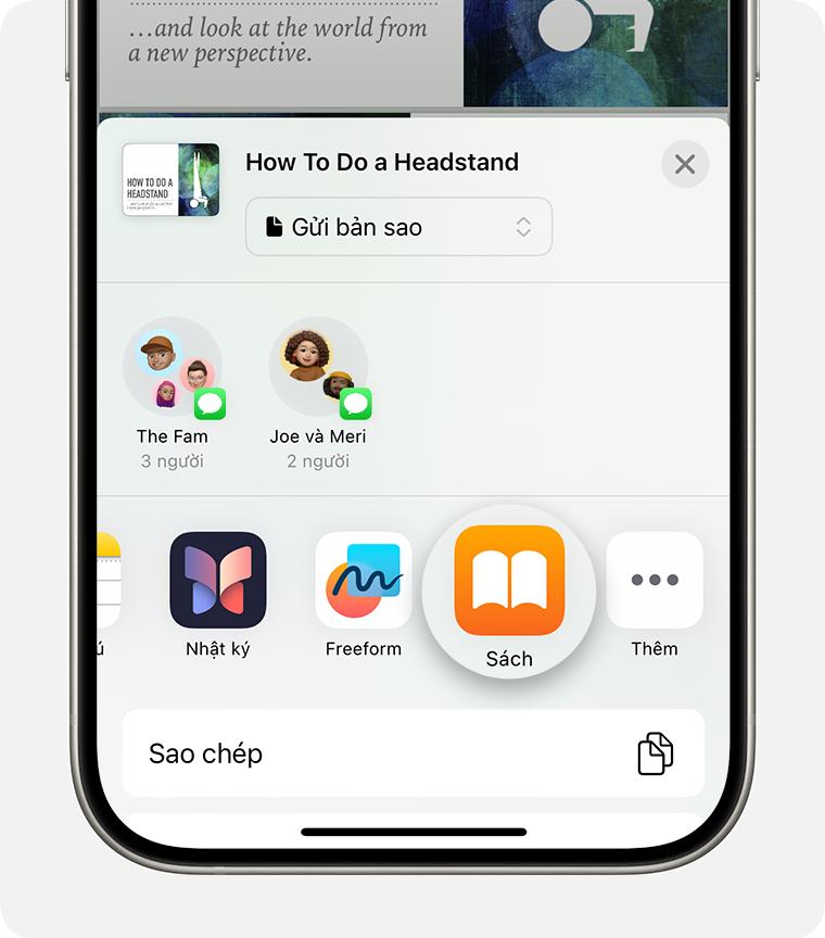 Hình ảnh trên iPhone minh họa cách lưu tệp PDF vào ứng dụng Sách