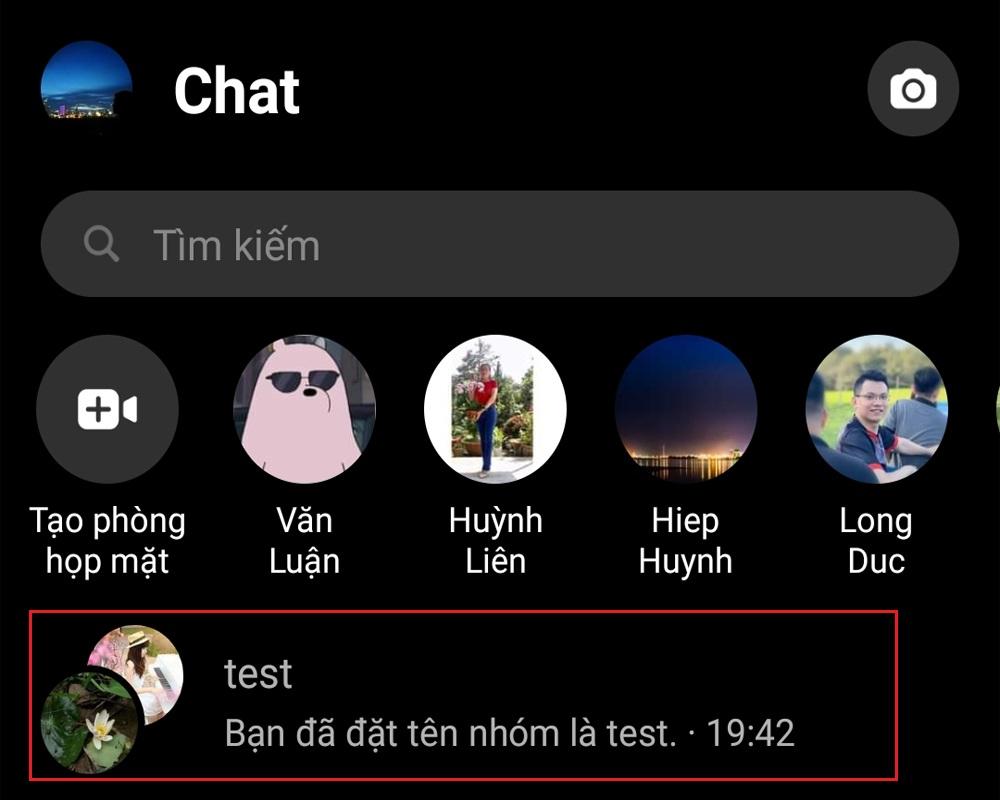 Chọn nhóm chat muốn tạo bình chọn thăm dò ý kiến.